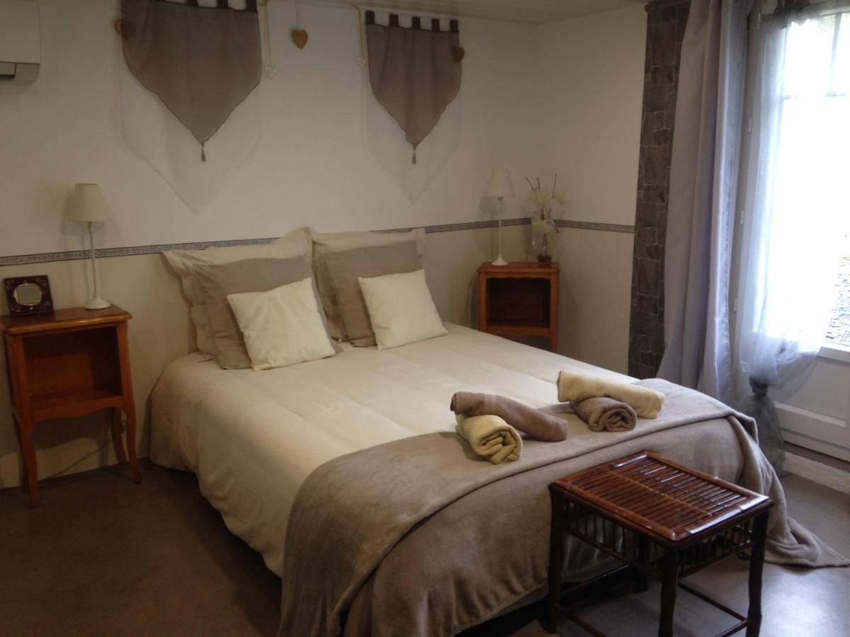 Chambre D'Hotes Hola Лаваль Экстерьер фото